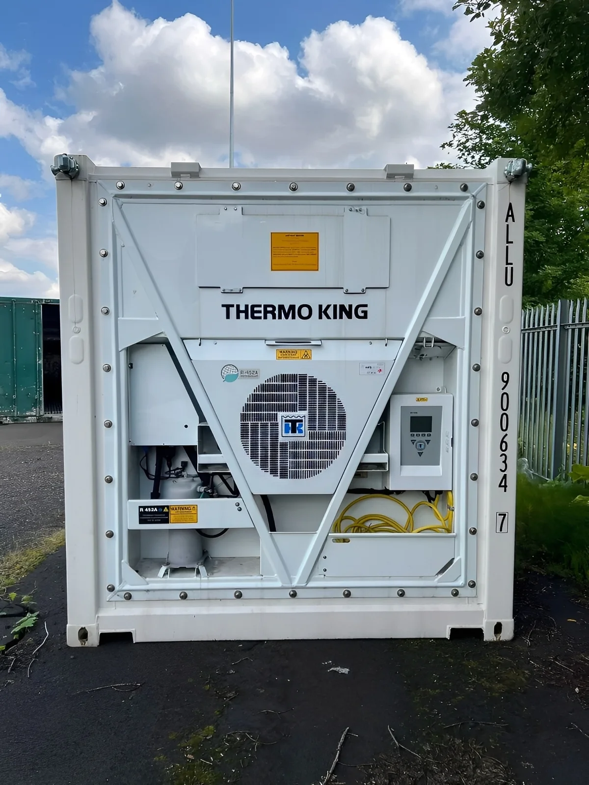 10ft Refrigerated Container – Temperature Range -25°C to +25°C - Image 1