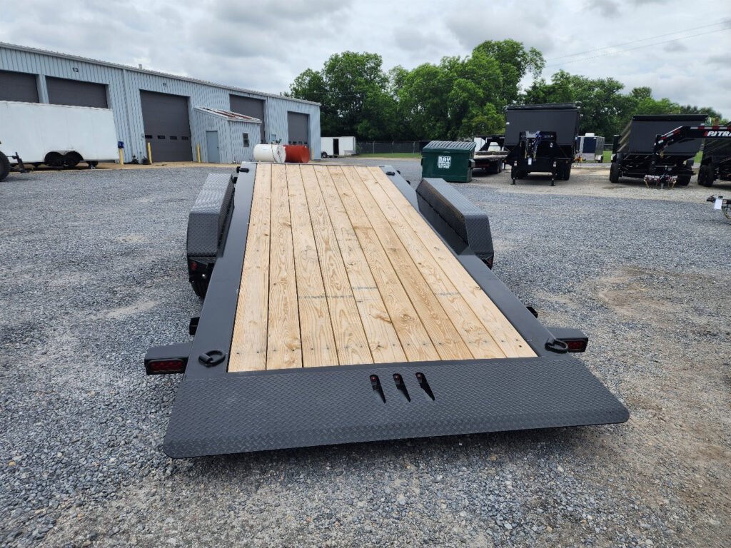 2025 Load Trail TH 20′ 16K Tilt Trailer – Heavy-Duty Hydraulic Equipment Hauler