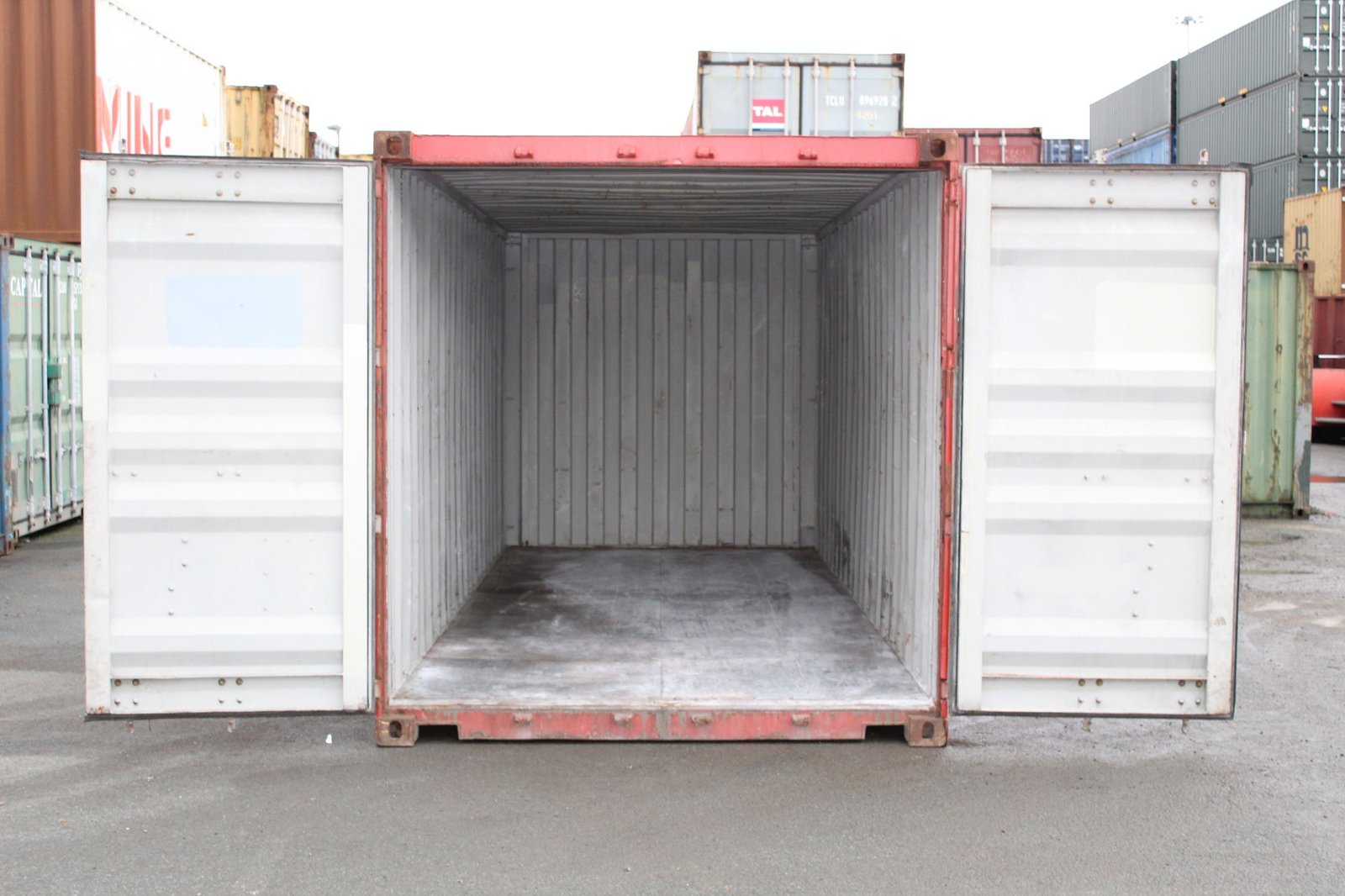 Used 20ft Standard Shipping Container - Image 3