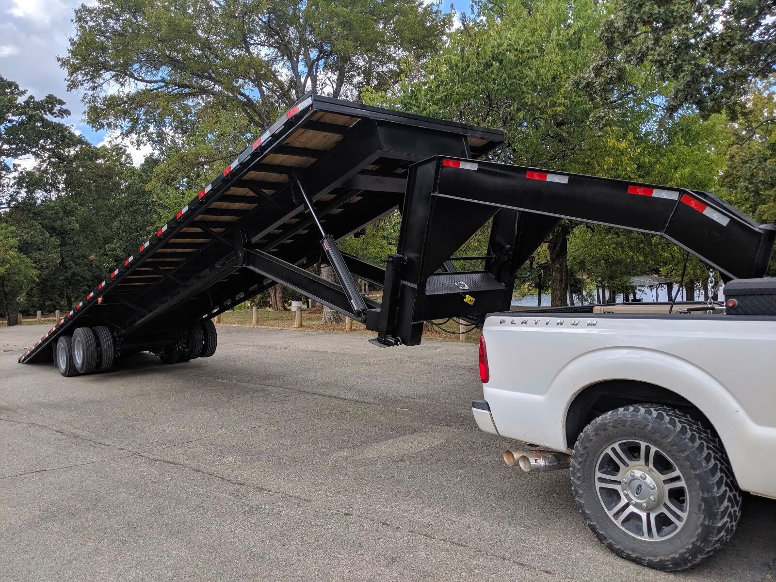 40ft Tilt Bed Trailer V2 – Heavy-Duty Equipment & Vehicle Transport Solution - Image 2