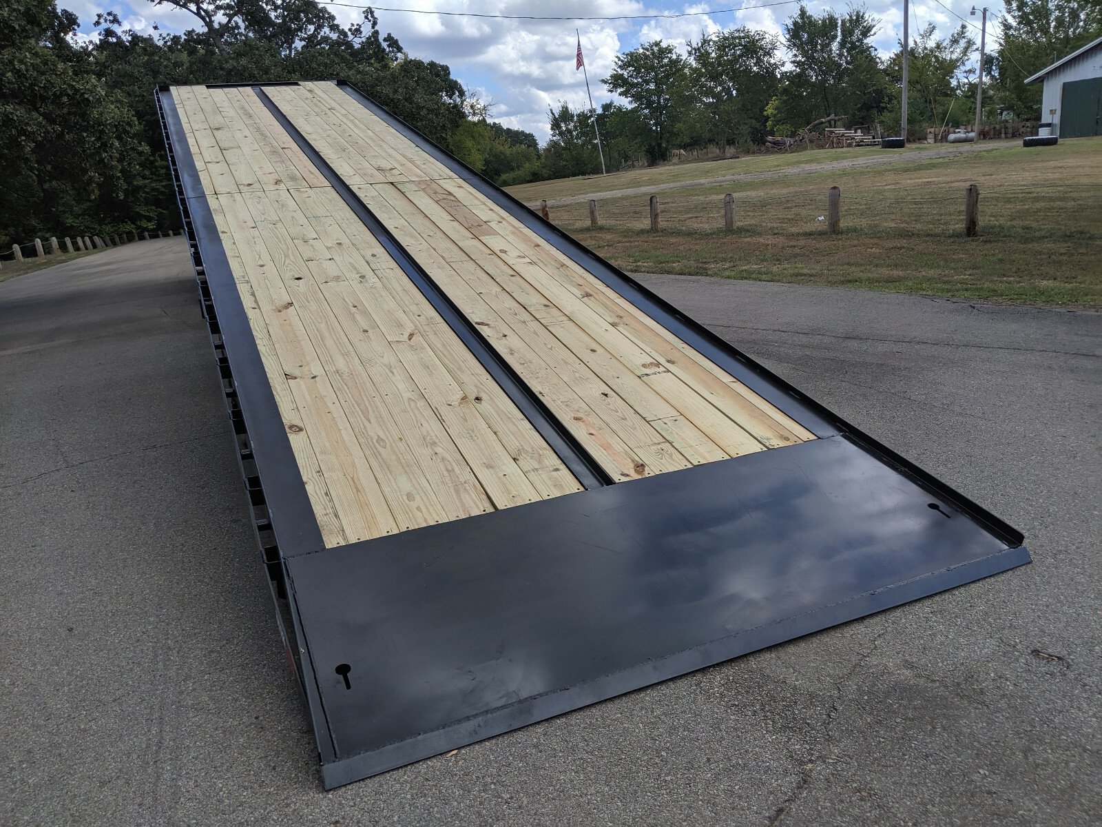 40ft Tilt Bed Trailer V2 – Heavy-Duty Equipment & Vehicle Transport Solution - Image 4